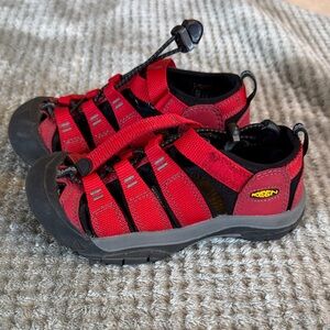 KEEN Kids Red and Black Adventure Sandals-NWOT